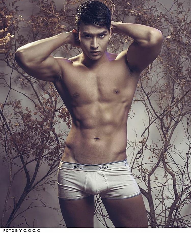 Sexy Asian Guys