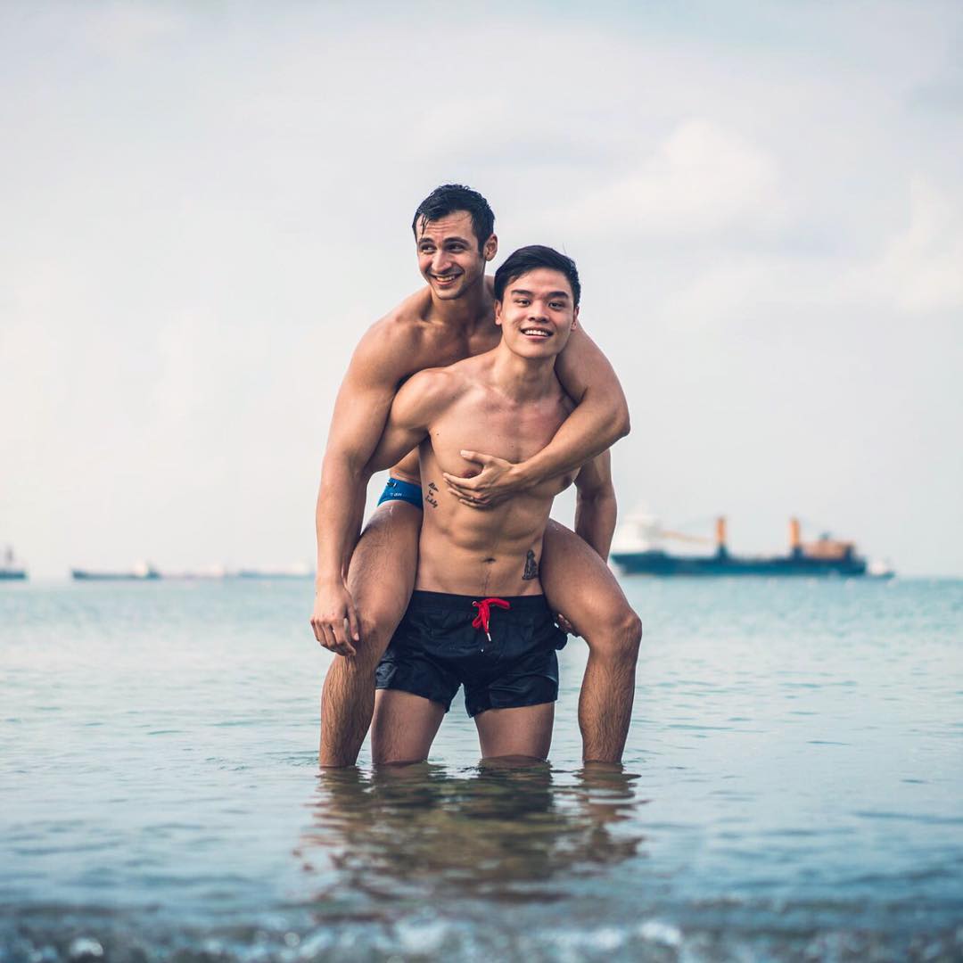 The Gay Travel Guide For Tops And Bottoms by Drew Blancs