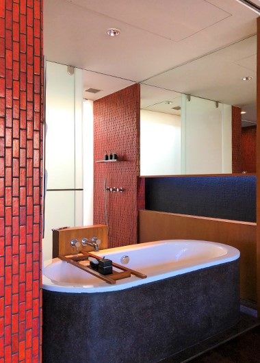 Instagram-Perfect-Bathtub-Goals-for-Gay-Travelers-Anantara-Chiang-Mai-Resort