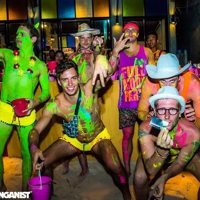 Things-gay-travelers-should-know-about-full-moon-party-kohphangan-2