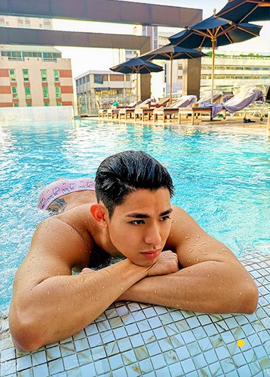 VIE-Hotel-Bangkok-MGallery-Cheap-Luxury-Gay-Hotel-with-Rooftop-Pool