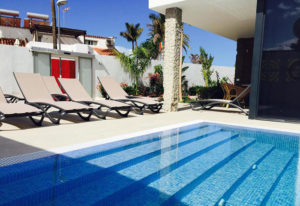 Villa Adler Gay Men Only in Playa del Ingles, Gran Canaria, best gay hotel. Swimming pool and sun loungers for a relaxing vacation.