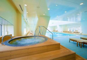 Indoor pool and jacuzzi at the gay-friendly Hyatt Regency Tokyo hotel. A luxurious amenity for gay travelers in Tokyo.