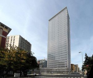INNSiDE Milano Torre Galfa, a gay-friendly hotel. Tall glass tower in Milan, Italy. Modern architecture. A great choice for gay travelers.