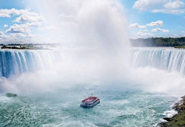 Toronto Falls Gay Trip