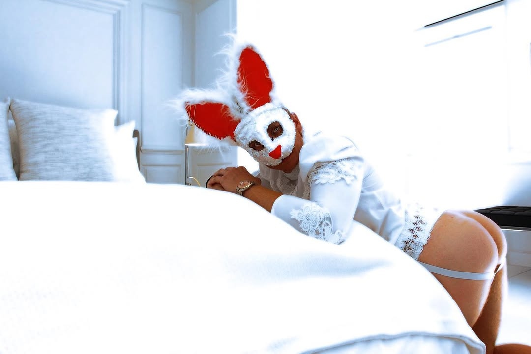 Naughty Easter Pics Every Gay Needs in Their Life for Gym Selfie