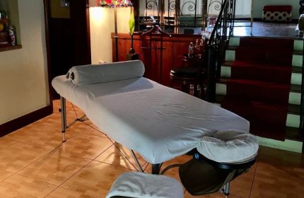 Massage table for MuscleTech Bodywork, Felix LMT. Relaxing 3-19 gay massage experience. Gay travel advice for ultimate relaxation.