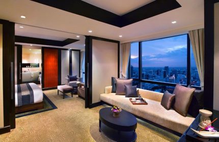 Banyan Tree Bangkok luxury suite for gay couples. Top hotel with city view. Gay-friendly travel destination. Bangkok's finest for LGBTQ+ travelers.