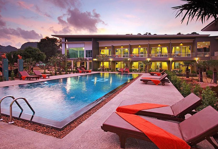 Gypsy Sea View Resort pool at sunset, Koh Phi Phi. Best and cheap gay-friendly hotels in Thailand. Perfect for gay travelers' vacation.