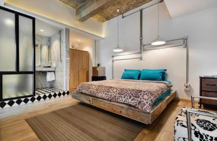 Blu Cabin Ari Stylish Gay Poshtel 4