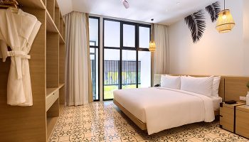 Cheap-Gay-Hotel-Phuket-Beachfront-Outrigger-Surin-Beach-Resort