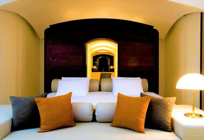 Luxurious room at The BARAI Hyatt Regency Hua Hin hotel. A cheap gay beach hotel with upscale design for gay men's travel.