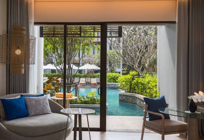 Renaissance Pattaya Resort & Spa room view. Luxury gay-friendly hotel with pool access. Cheap luxury travel at Pattaya Beach, Thailand.