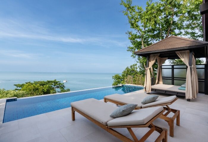 Garrya Tongsai Bay Samui pool villa. Luxury gay hotel in Koh Samui. Infinity pool, ocean view, daybeds and gazebo. Cheap luxury for gay travelers.