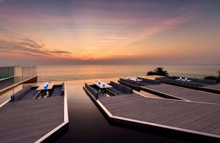 Cheap-Luxury-Rooftop-Pool-Gay-Hotel-Pattaya-Veranda-Resort-Pattaya-MGallery