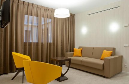 Cheap-Price-Gay-Hotel-Room-for-3-people-in-Madrid-Gayborhood-Hotel-Liabeny-Gran-Via