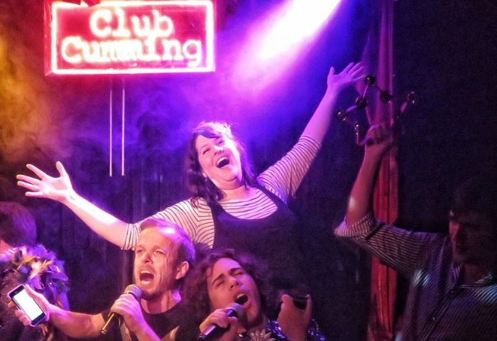 Club Cumming in New York: Live performance with singers and musicians on stage. Gay nightlife and entertainment. Travel advice for gay men.