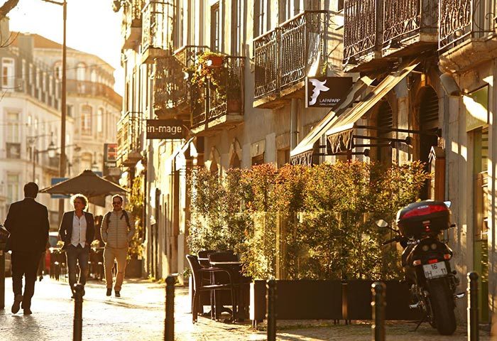 Memmo Principe Real, a Design Hotel in Lisbon near gay bars/saunas. Street view of a luxury hotel in Lisbon, Portugal. Gay travel advice.