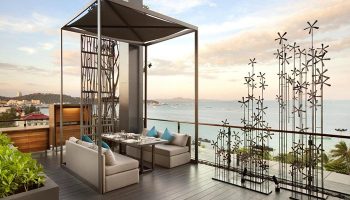 Hilton Pattaya beachfront gay hotel. Luxury dining with ocean view. Find cheap gay-friendly accommodations in Pattaya City, Thailand.