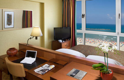 Dan Tel Aviv Hotel room with beachfront view. Luxury gay hotel near Tel Aviv gay bars. Last minute deals available. Beach view.