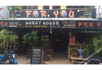 For You Guesthouse, Koh Phangan. Gay-friendly beach bar and guest house. French bistro with cocktails, crepes, and breakfast. Welcoming gay travelers.