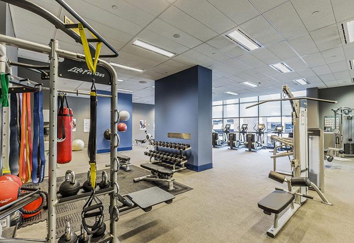 Fraser Suites Sydney gym. Darlinghurst hotel fitness center for big groups. Perfect gay hotel Sydney for travelers. Exercise equipment.
