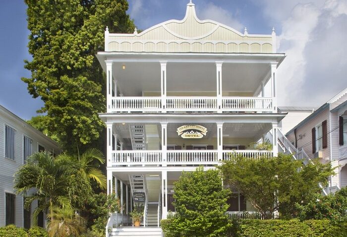 Island City House, gay-friendly hotel with balconies. Charming architecture, lush greenery. A welcoming choice for gay travelers.