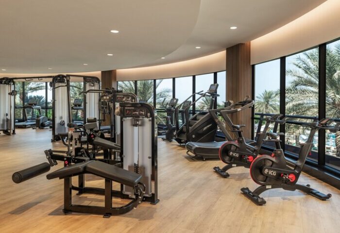Le Royal Méridien Beach Resort & Spa gym. Gay-friendly hotel fitness center with cardio machines and weight training equipment.