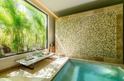 Andaz Mayakoba Resort Riviera Maya, By Hyatt: Gay-friendly hotel bathroom with a soaking tub and a view of lush greenery.