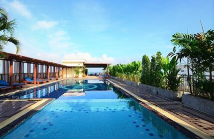 Baywalk Residence gay-friendly hotel pool. Relax at this gay travel destination. Enjoy the rooftop pool and stunning views. Perfect for gay men.