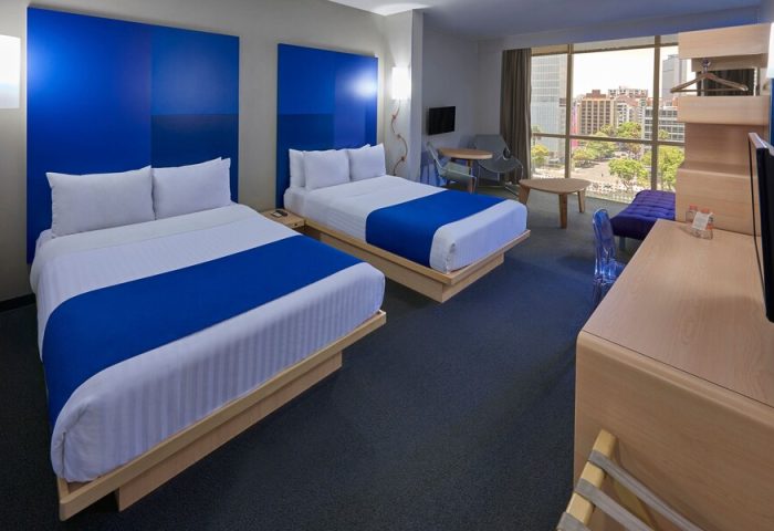 City Express Plus by Marriott Ciudad de Mexico Reforma El Angel room. Gay-friendly hotel with 2 beds and city view. Mexico City travel.
