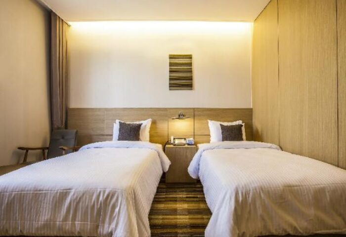 Hamilton Hotel Itaewon room with two beds. Gay-friendly hotel, perfect for gay travelers visiting Seoul. Comfortable stay in Itaewon's heart.