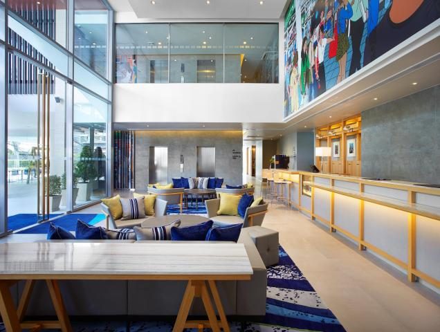 Gay-Friendly-Hotel-Holiday-Inn-Express-Bangkok-Sathorn-4