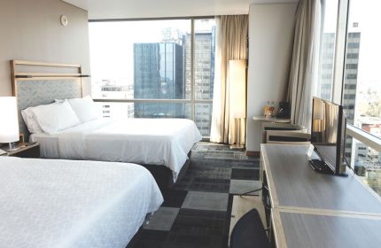Holiday Inn Express Mexico Reforma room with two beds and city view. Gay-friendly hotel for gay men travelers in Mexico City.