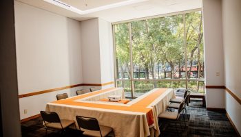 Holiday Inn Express Mexico Reforma meeting room. Gay-friendly hotel with a large window view. Corporate event space for gay travelers.