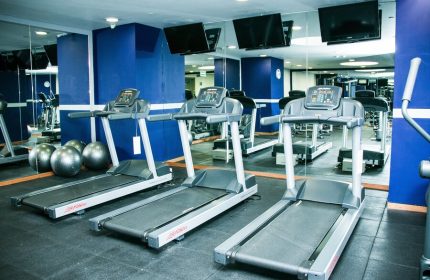 Holiday Inn Express Mexico Reforma gym. Treadmills, exercise balls, and TVs in a gay-friendly hotel. Fitness center at Mexico City hotel.