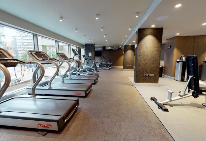 Holiday Inn Manchester City Centre gym. Treadmills, weights, and exercise bikes. Gay-friendly hotel fitness center.