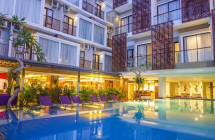 Hotel Horison Seminyak Bali: Pool view of this gay-friendly hotel. Enjoy Bali's beauty and relaxation at this Seminyak hotel.