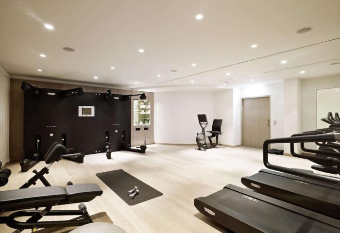 Hotel Sans Souci Wien gym. Gay-friendly hotel fitness center with treadmills, exercise bikes, weights, and workout equipment.
