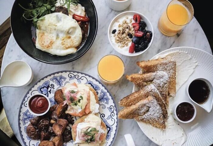 Breakfast at Hotel Zachary, a Tribute Portfolio Hotel in Chicago. Gay-friendly hotel with delicious food and drinks.