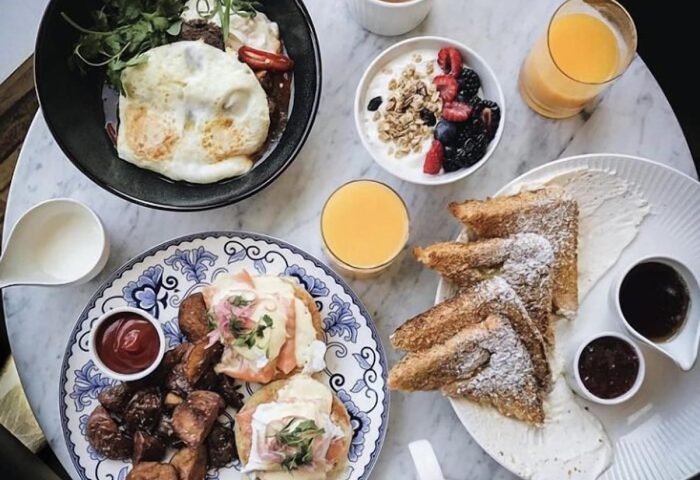 Breakfast at Hotel Zachary, a Tribute Portfolio Hotel in Chicago. Gay-friendly hotel with delicious food and drinks.