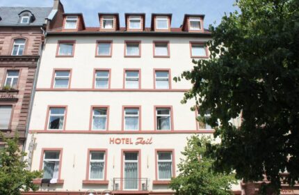 Hotel Zeil, a gay-friendly hotel. Exterior view of the building. A great choice for gay men's travel. Zeil is a top destination.