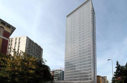 INNSiDE Milano Torre Galfa, a gay-friendly hotel. Tall glass tower in Milan, Italy. Modern architecture. A great choice for gay travelers.