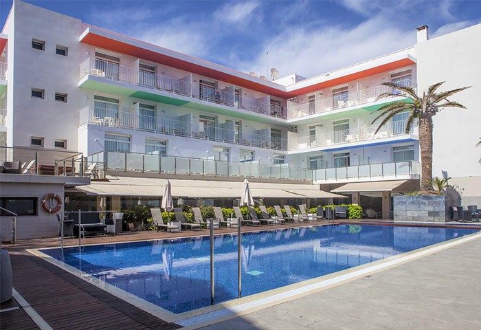 Ibersol Antemare Adults Only: Gay-friendly hotel with pool. Colorful building facade. Ideal for gay men travel.