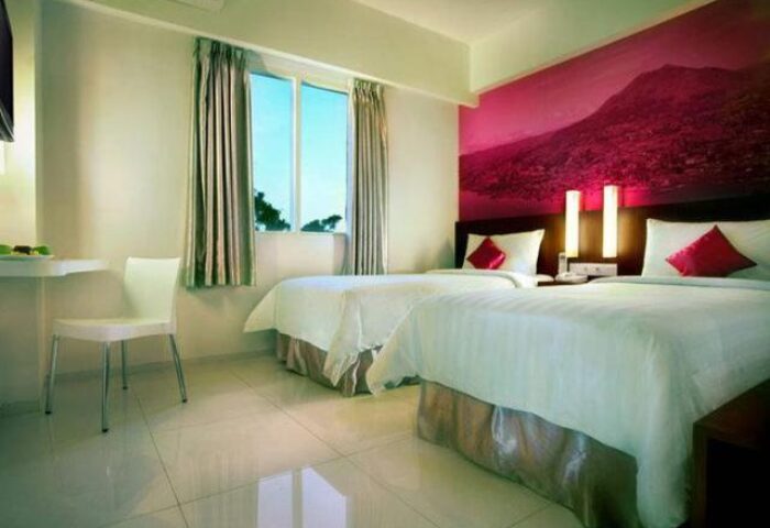 Ibis Budget Bali Seminyak room with 2 beds. Gay-friendly hotel in Seminyak, Bali. Modern room, mountain view. Great for gay travel.