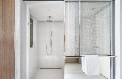 Kimpton Da An Hotel: Stylish bathroom with shower. Gay-friendly hotel with modern design. Perfect for gay men travel in Taipei, Taiwan.