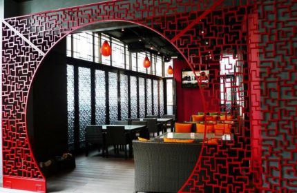 Lan Kwai Fong Hotel @ Kau U Fong interior. Gay-friendly hotel with red oriental design elements. Hong Kong travel for gay men.