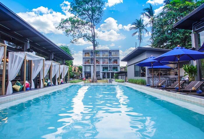 Lub D Koh Samui Chaweng Beach hotel pool. Gay-friendly hotel with swim-up bar, cabanas, and modern design. Ideal for gay travel in Thailand.
