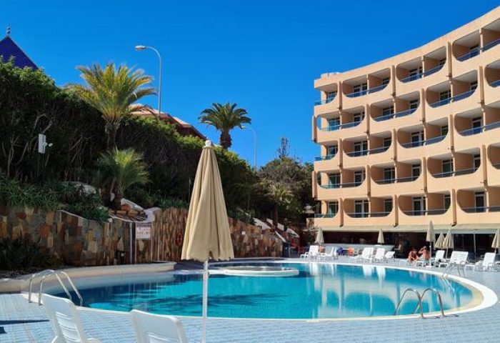 MUR Aparthotel Buenos Aires, Gran Canaria: Pool view at this gay-friendly hotel. Perfect for gay men's travel in Gran Canaria.