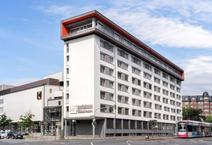Mainhaus Stadthotel Frankfurt, a gay-friendly hotel. Modern building exterior. Ideal for gay travelers seeking comfort in Frankfurt.